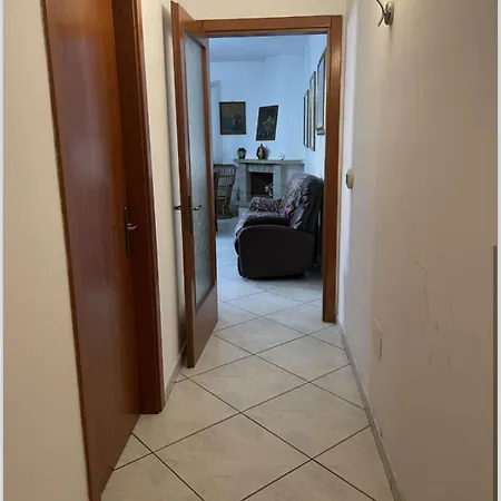 Flora House Pensión 3*