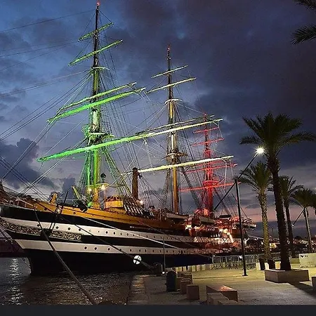 Flora House Affittacamere 3*